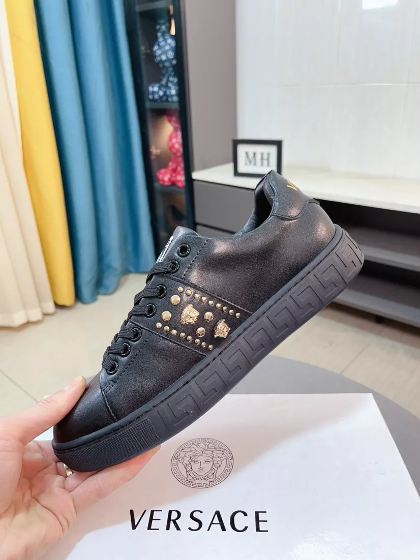 Versace Casual Shoes For Men NewStyle 8280