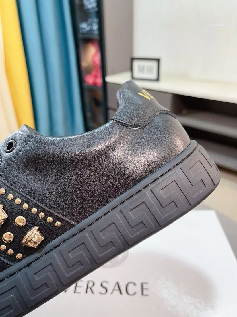Versace Casual Shoes For Men NewStyle 8280