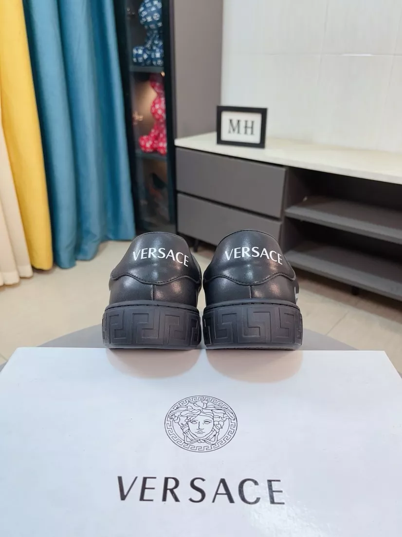 Versace Casual Shoes For Men UrbanStyle 187