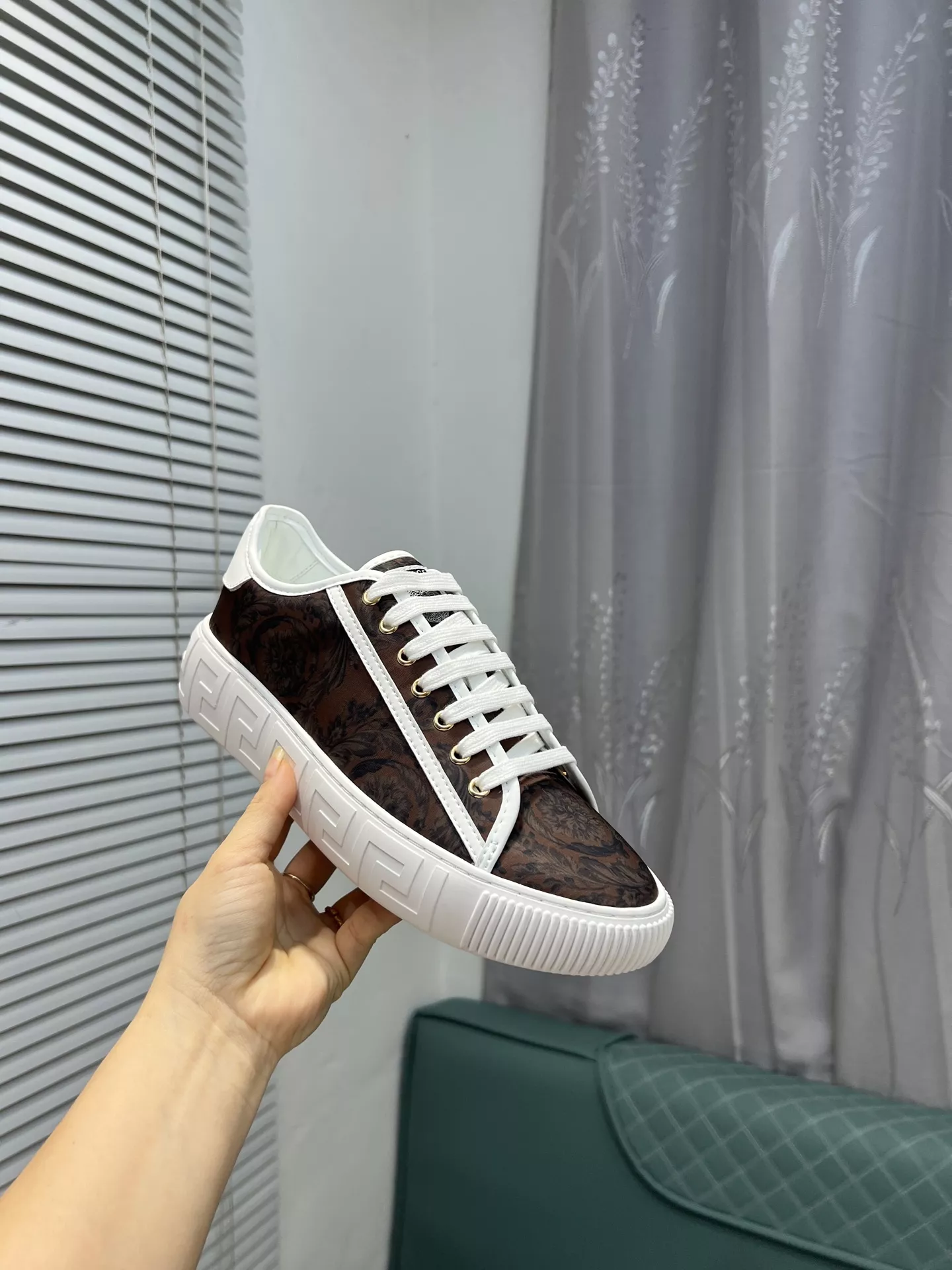 Versace Casual Shoes For Men Versatile 183