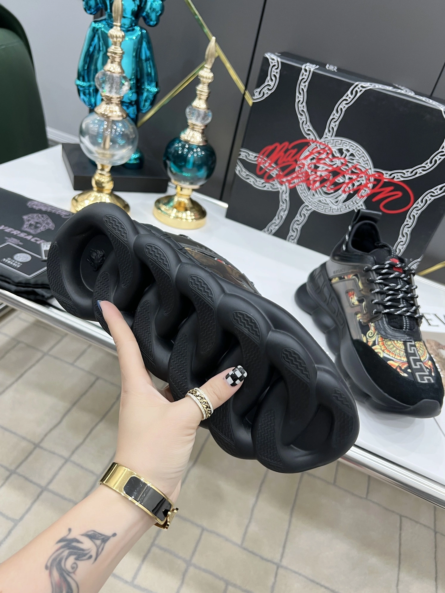 Versace Casual Shoes For Women Efficient 9557