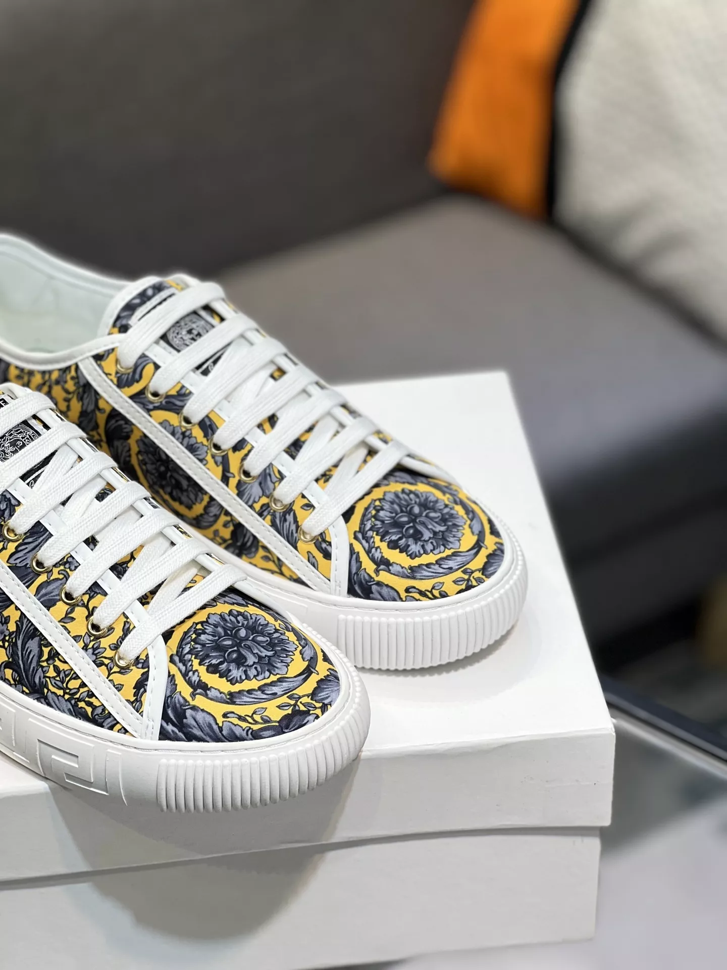Versace Casual Shoes For Women Modern 3125
