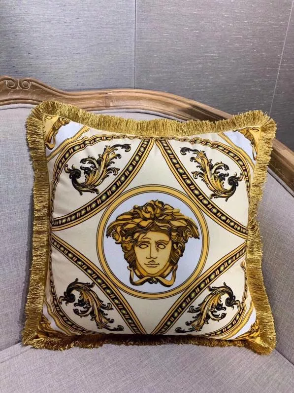 Versace Cushion GoAnywhere 7105