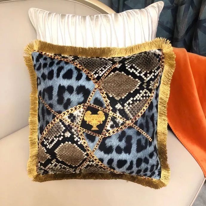 Versace Cushion GoAnywhere 7632