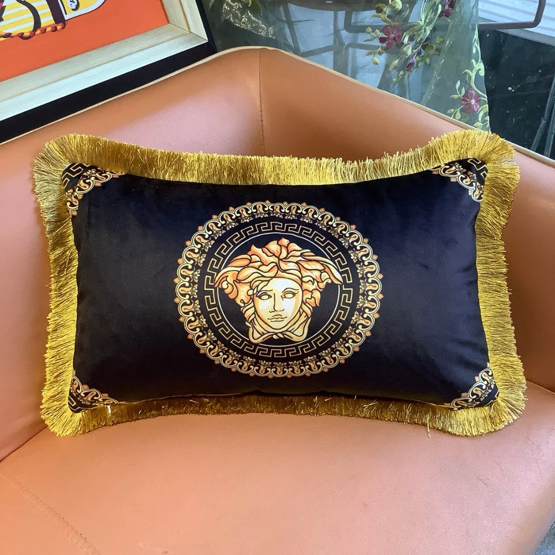 Versace Cushion GoAnywhere 7687