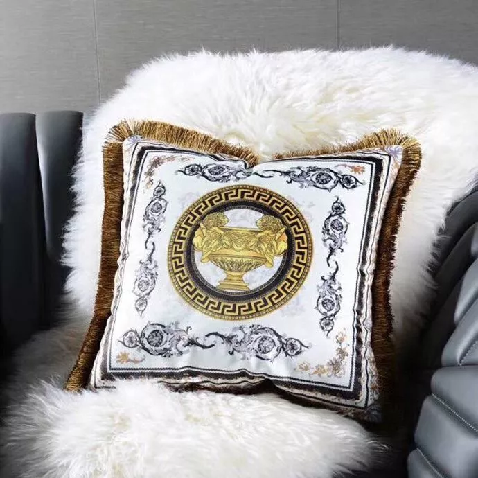Versace Cushion Versatile 3233