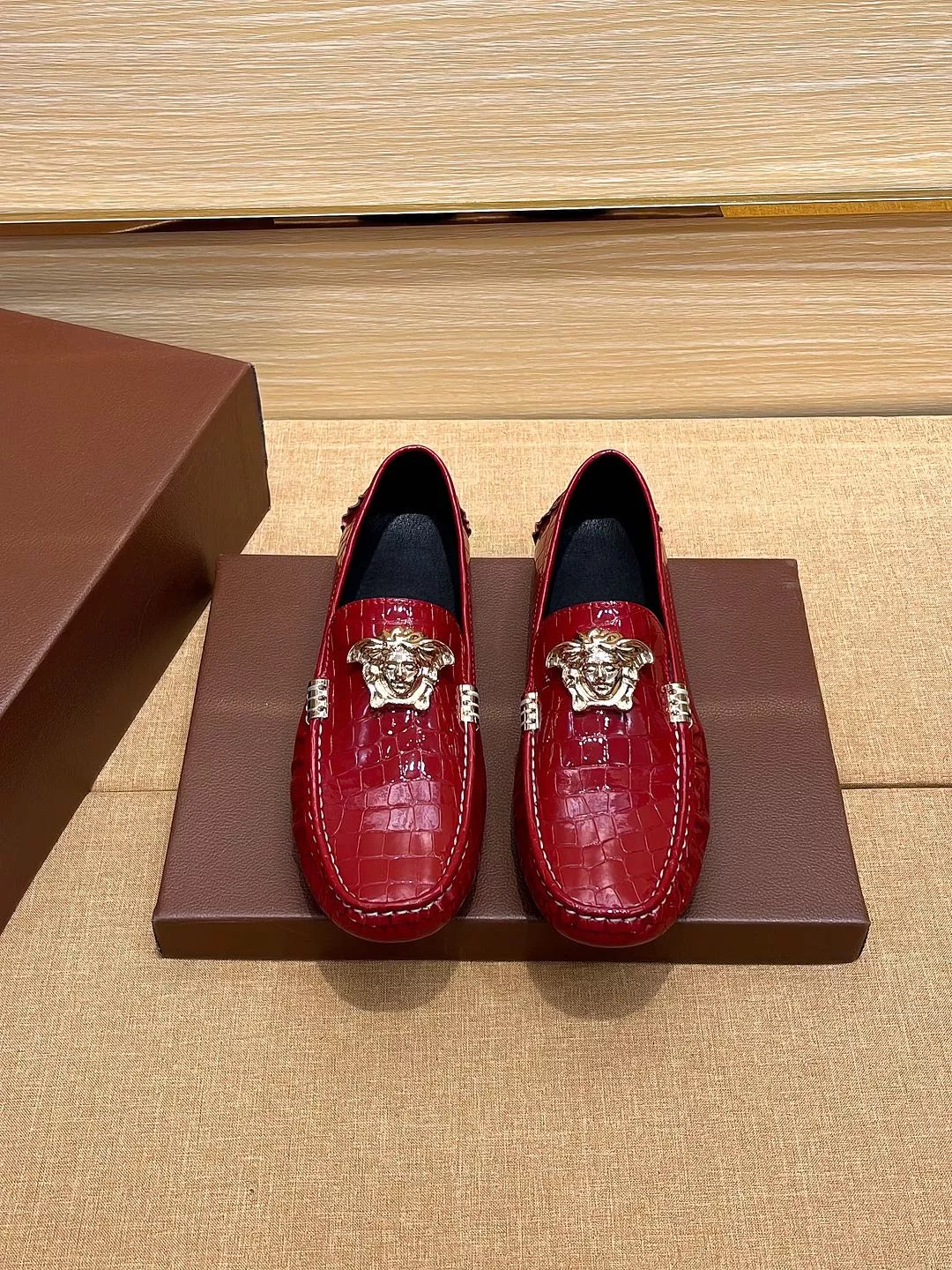 Versace Leather Shoes For Men Affordable 3206