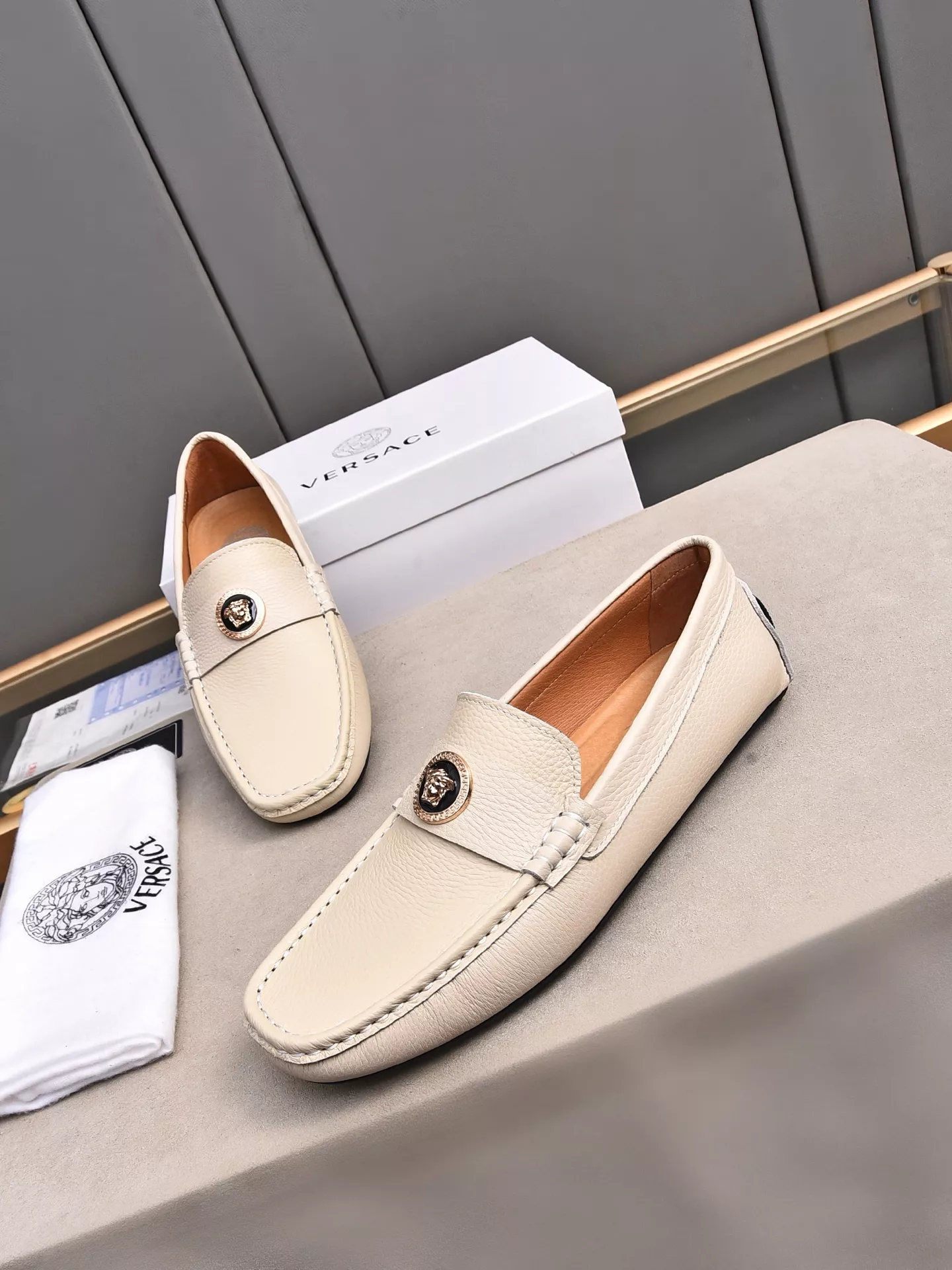 Versace Leather Shoes For Men Bold 4576
