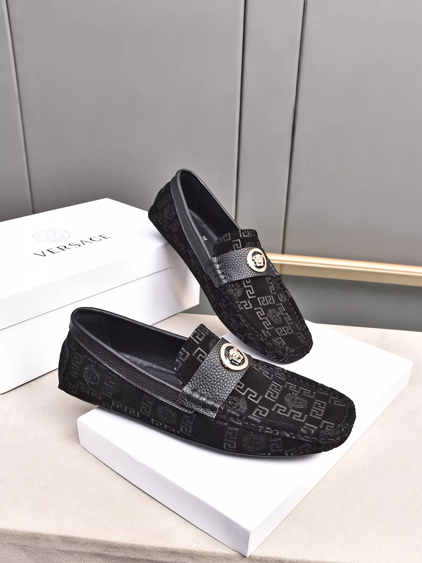 Versace Leather Shoes For Men Comfortable 2456