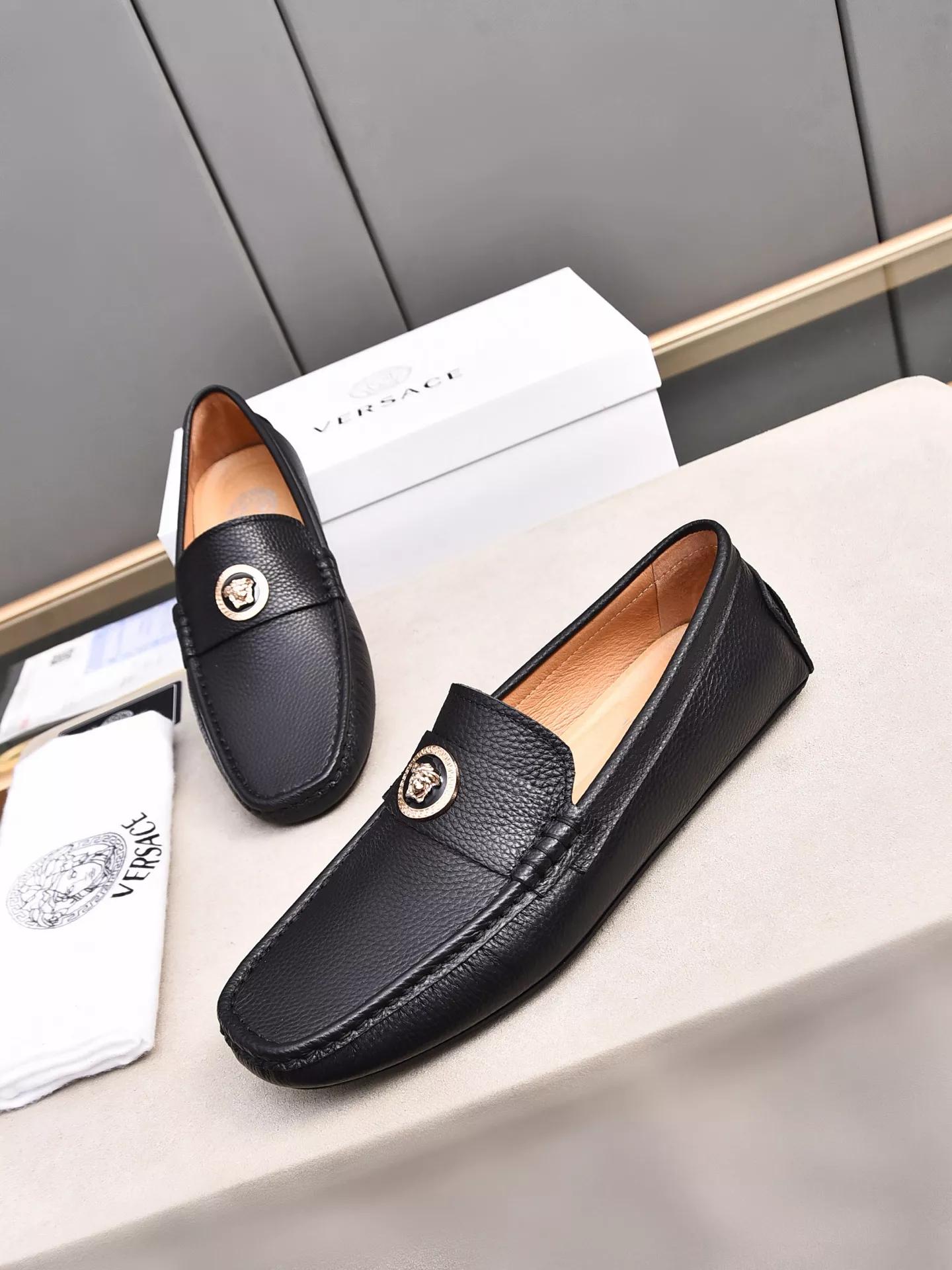 Versace Leather Shoes For Men Lightweight 9385