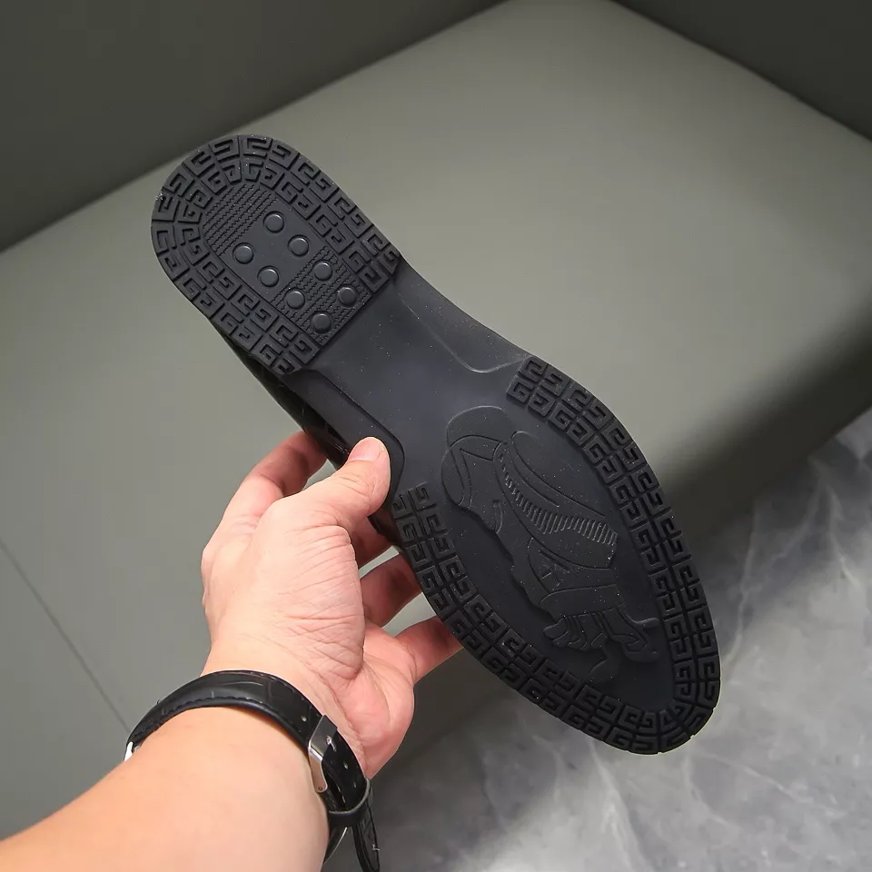 Versace Leather Shoes For Men Trendsetting 9230