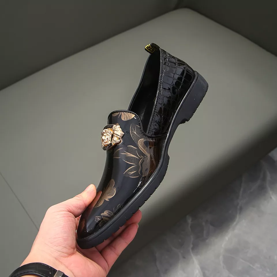 Versace Leather Shoes For Men Trendsetting 9230