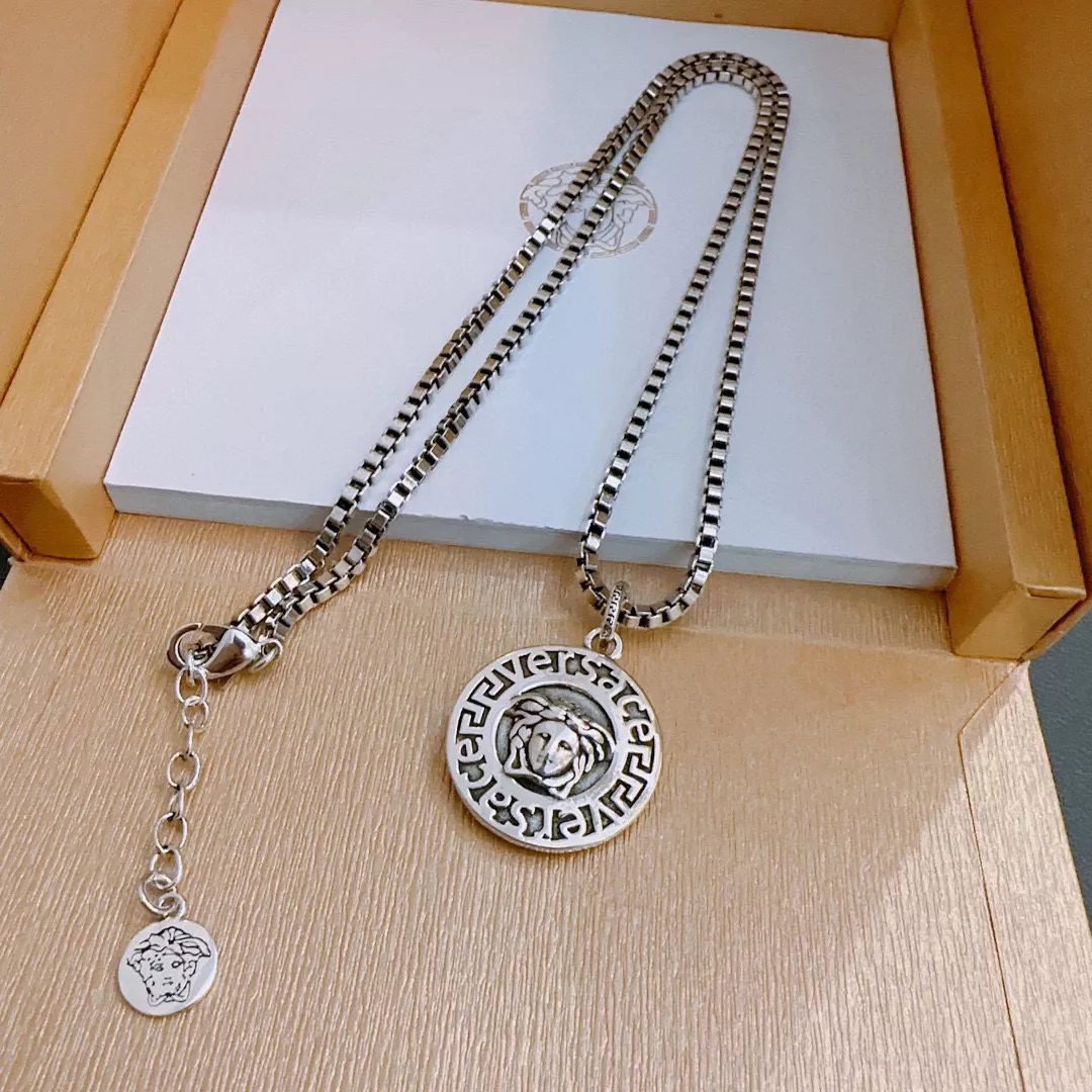 Versace Necklaces HighQuality 3814
