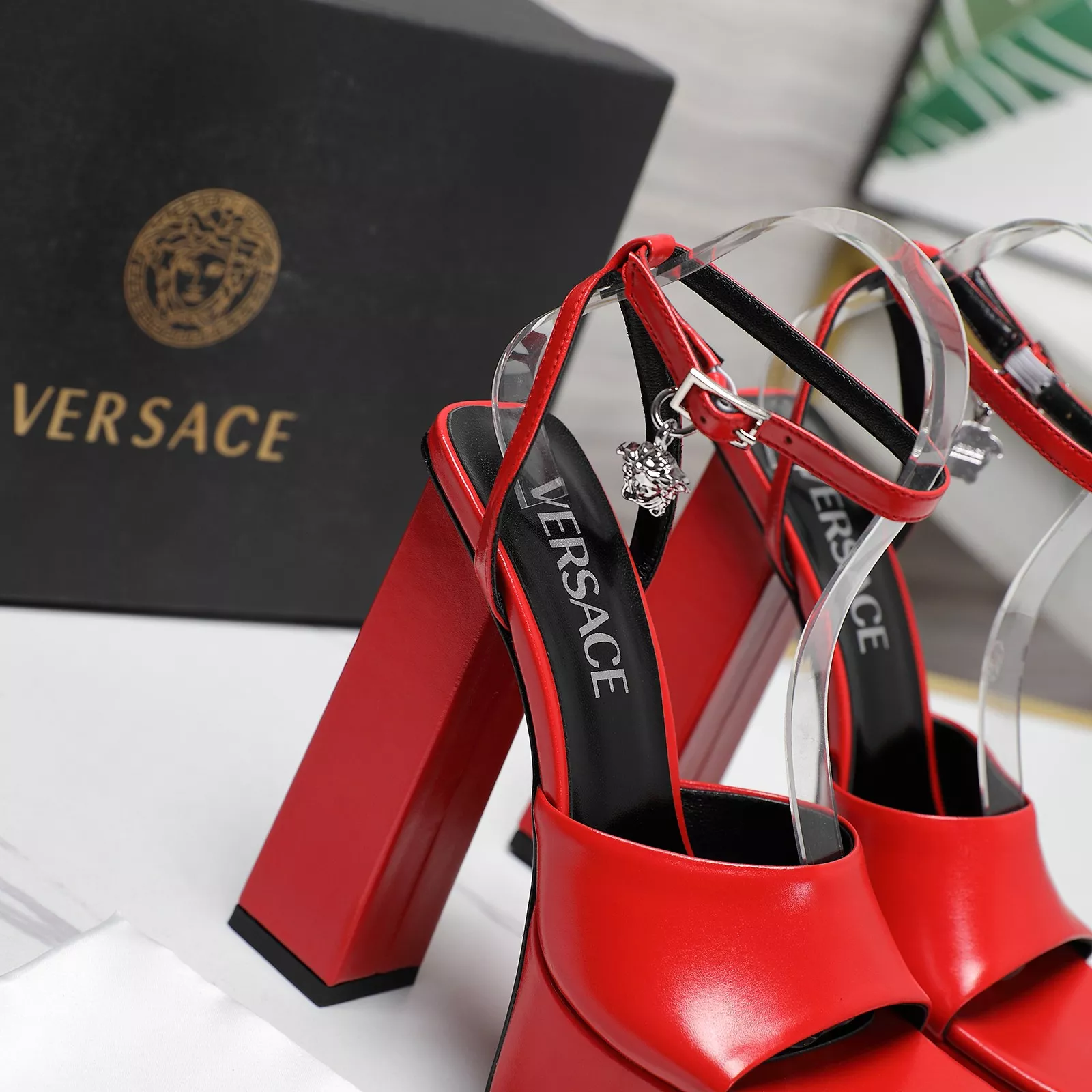 Versace Sandal For Women Comfortable 1000