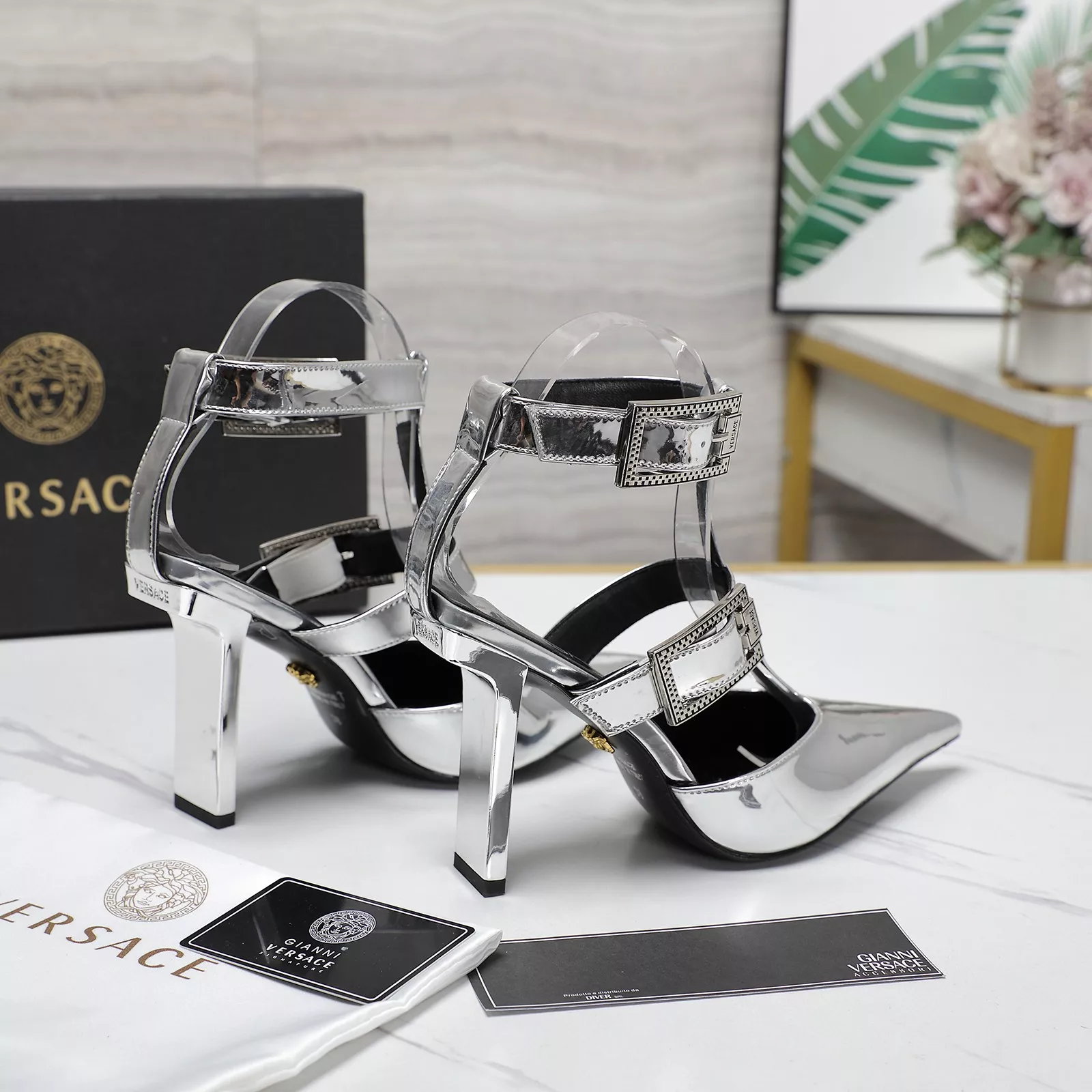 Versace Sandal For Women Flexible 1044