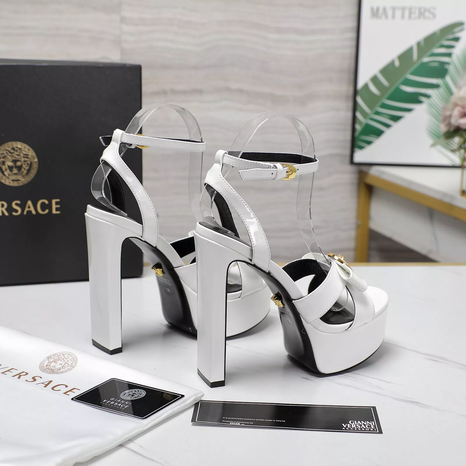 Versace Sandal For Women Minimalist 7452