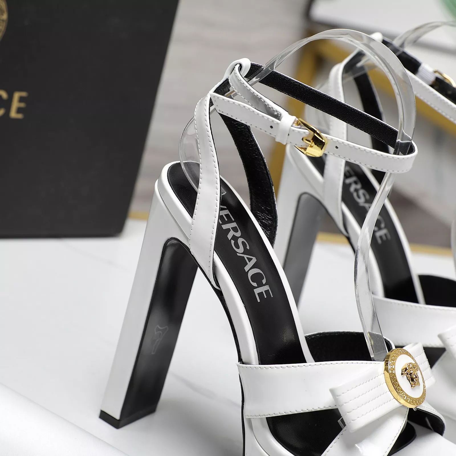Versace Sandal For Women Minimalist 7452