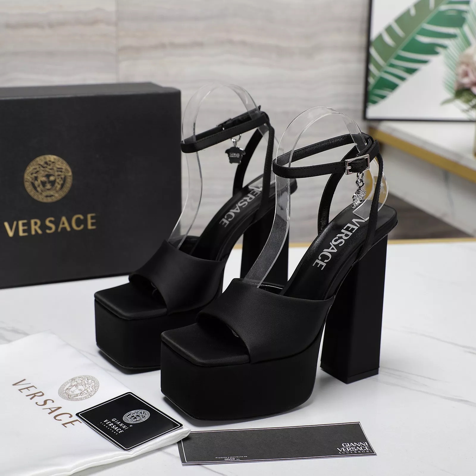 Versace Sandal For Women ModernLook 8349