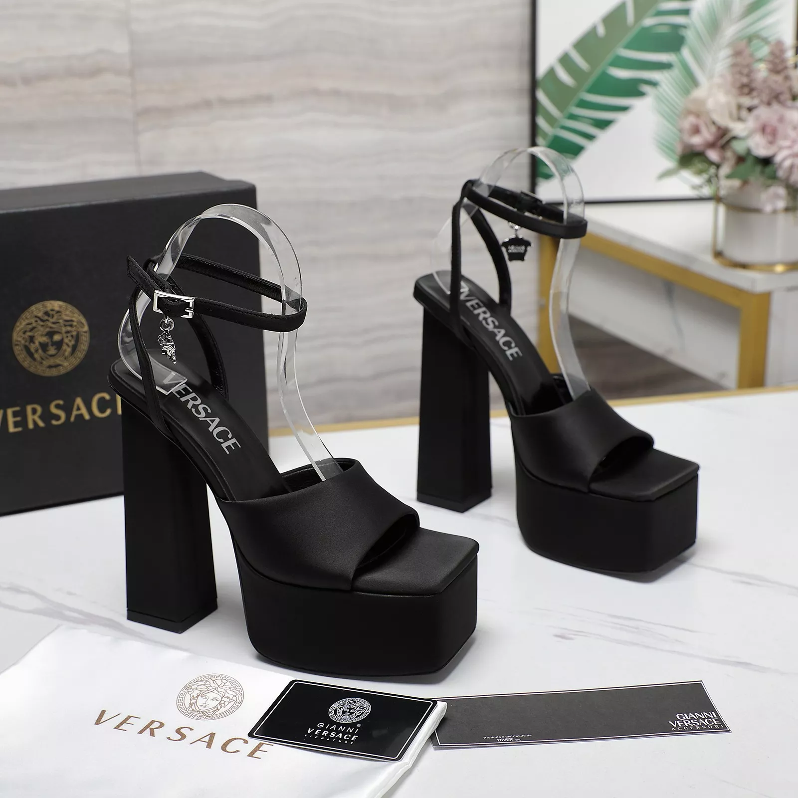 Versace Sandal For Women ModernLook 8349