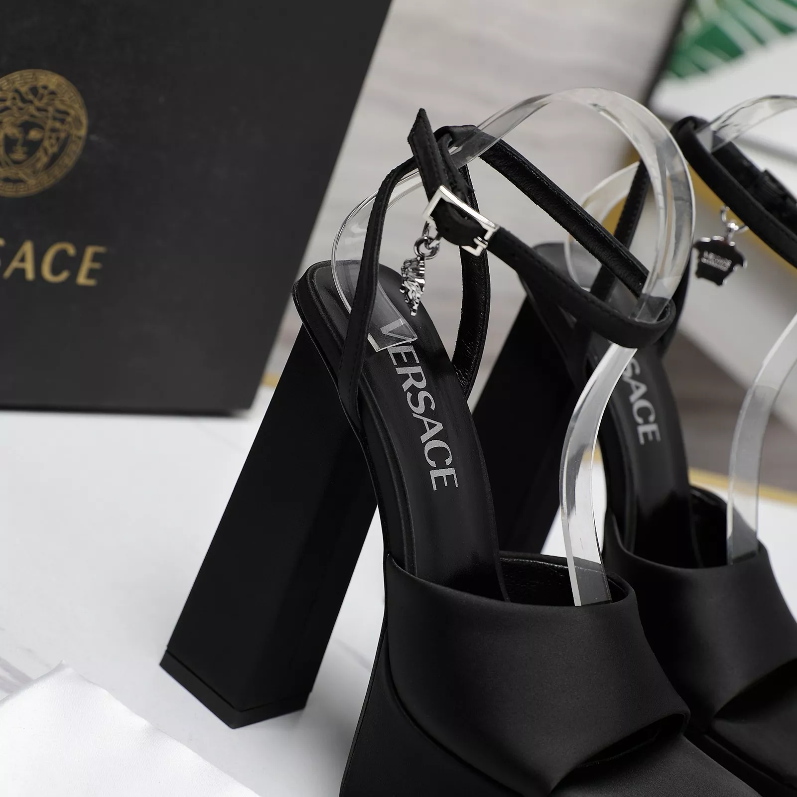 Versace Sandal For Women ModernLook 8349