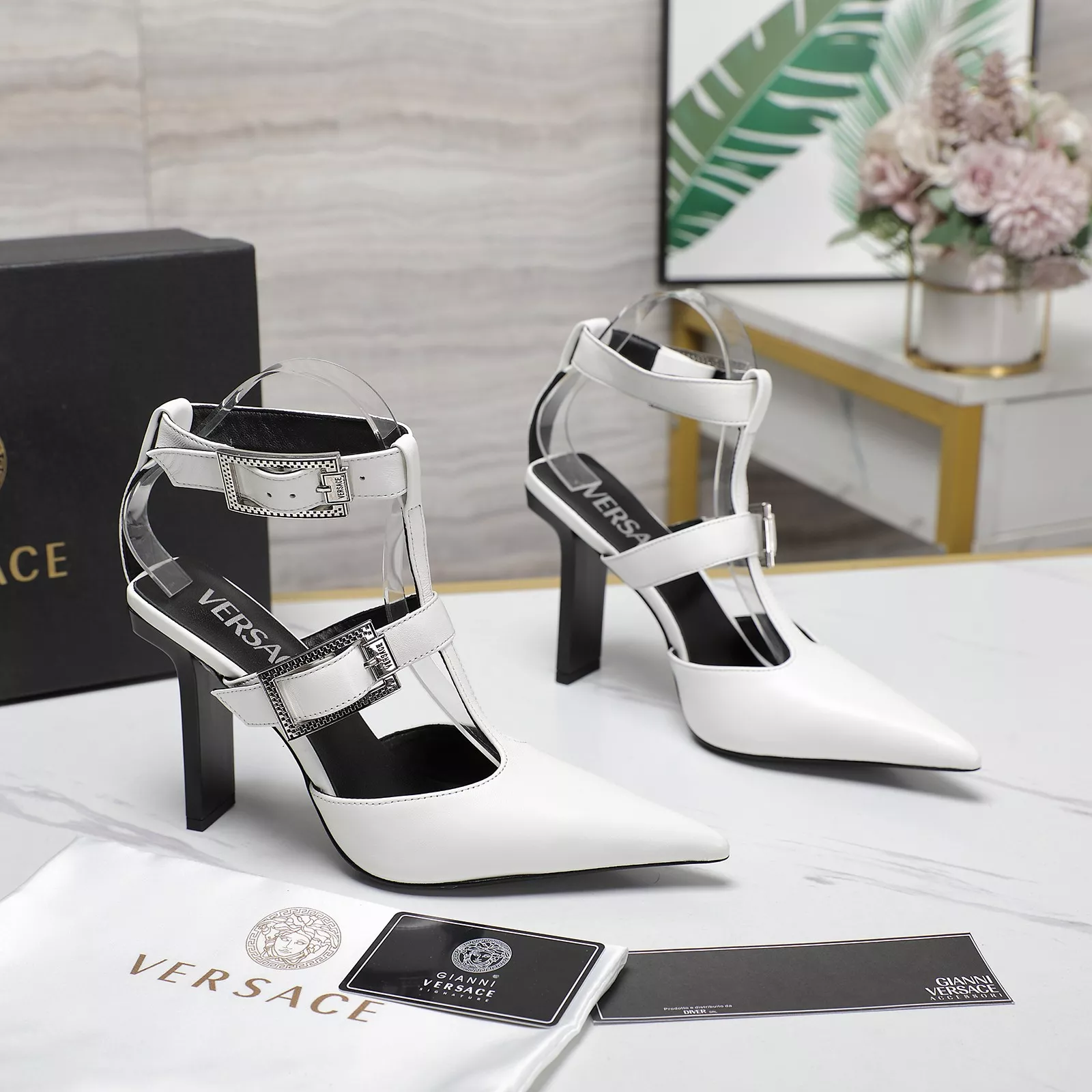 Versace Sandal For Women StreetReady 7813