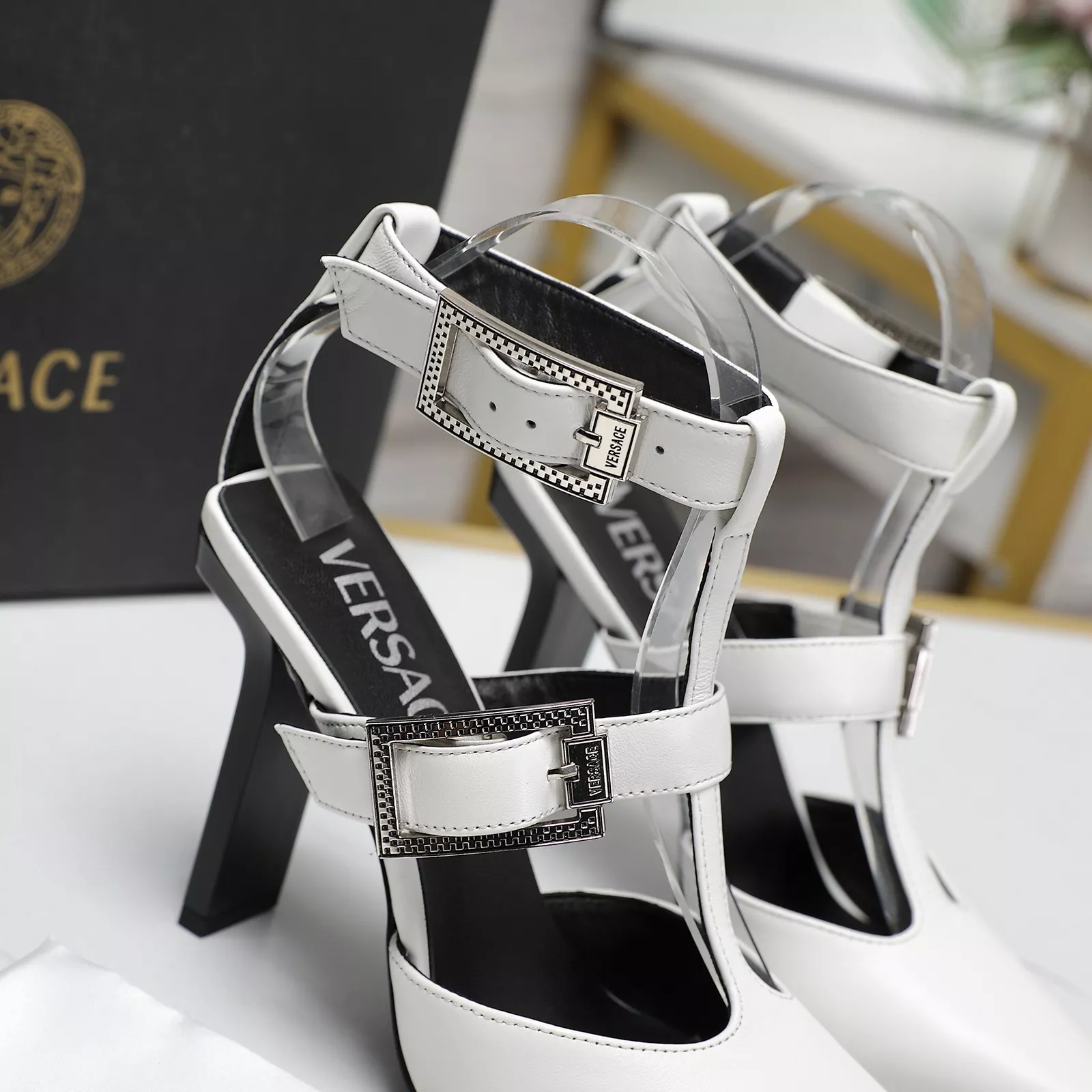 Versace Sandal For Women StreetReady 7813