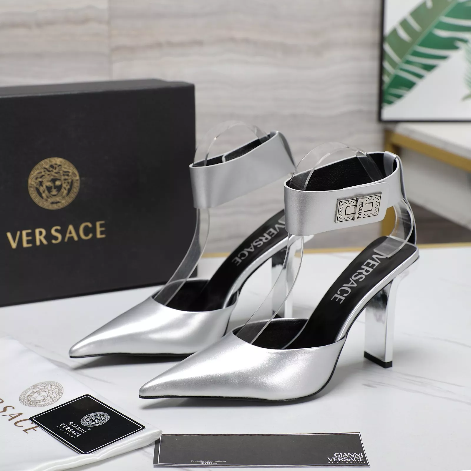 Versace Sandal For Women StreetReady 8724