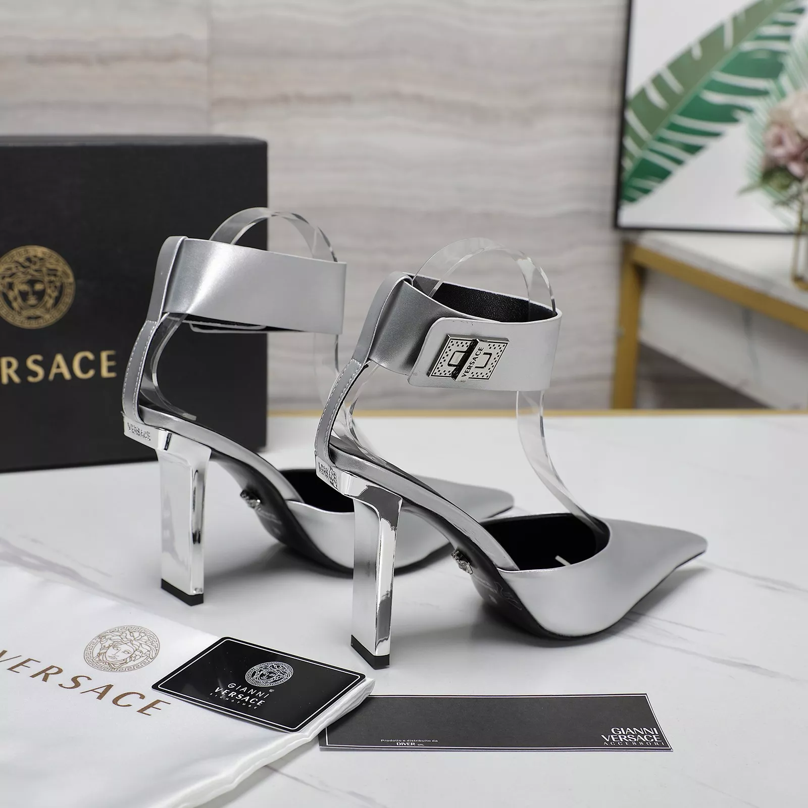Versace Sandal For Women StreetReady 8724