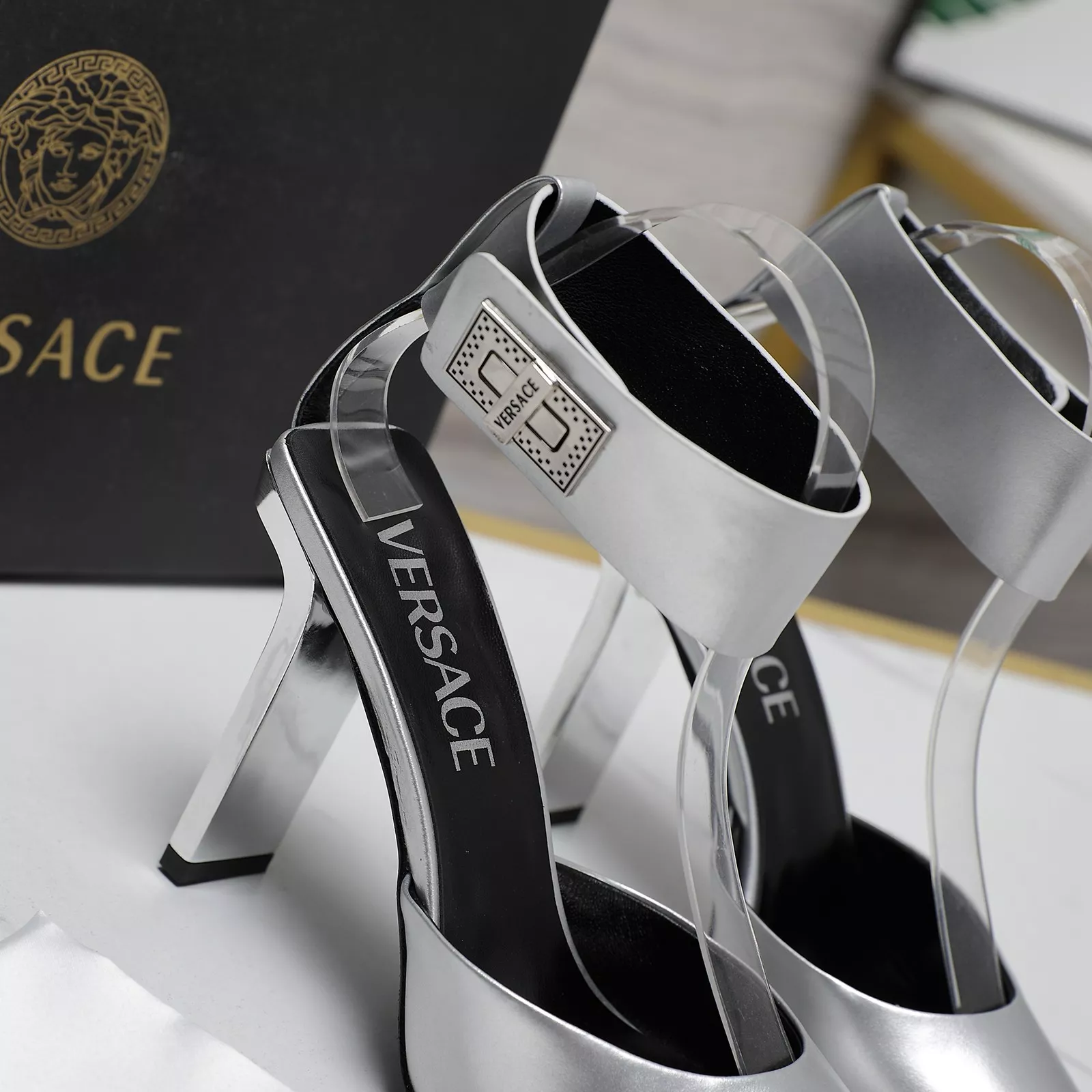 Versace Sandal For Women StreetReady 8724