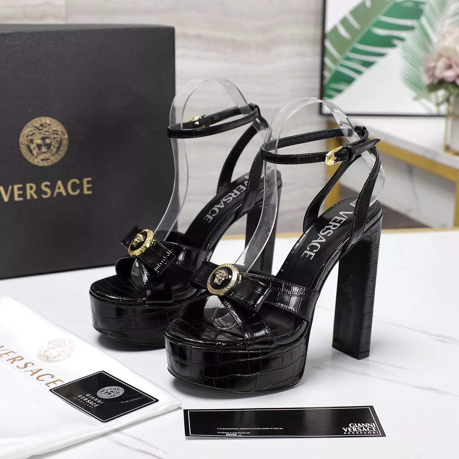 Versace Sandal For Women Unique 3977