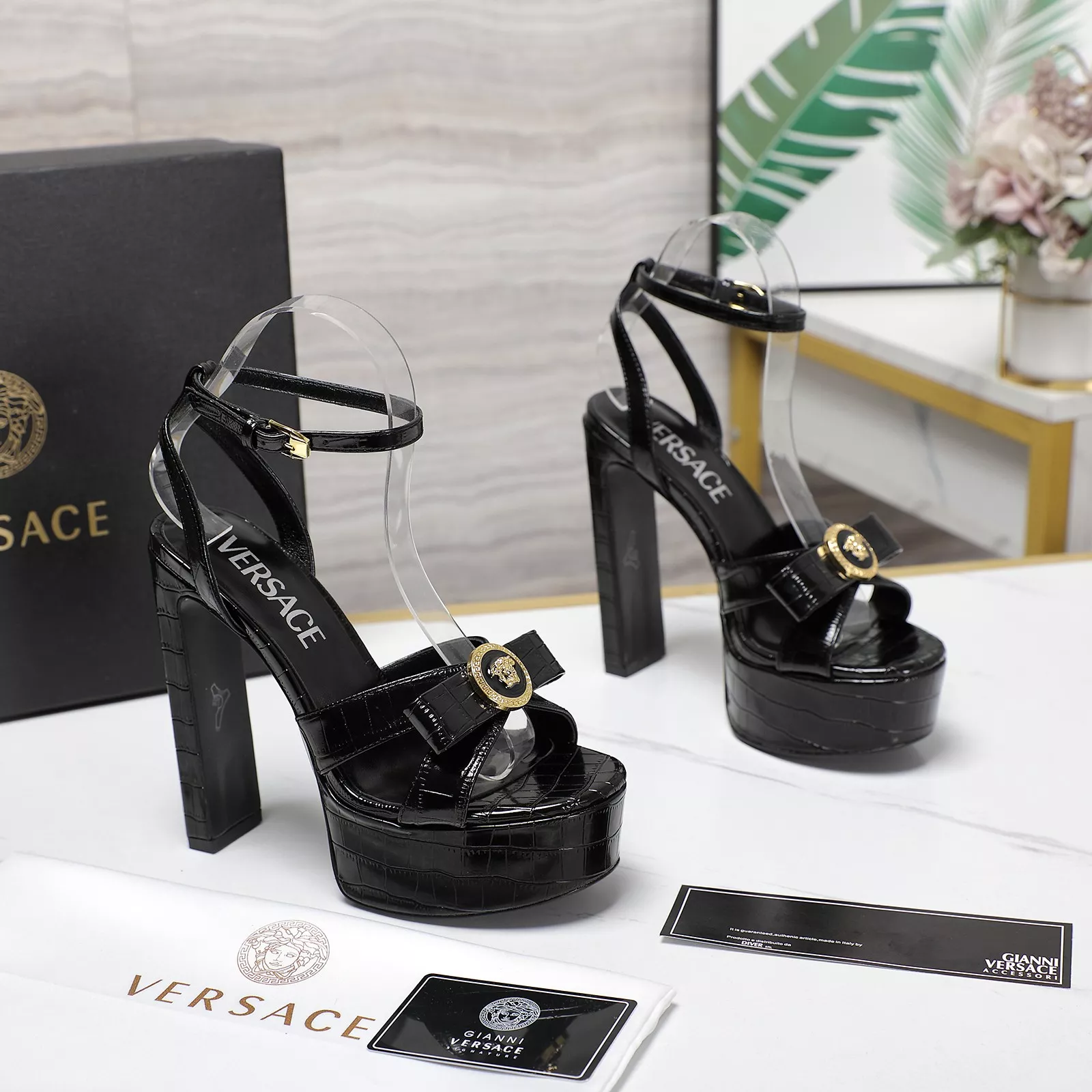 Versace Sandal For Women Unique 3977