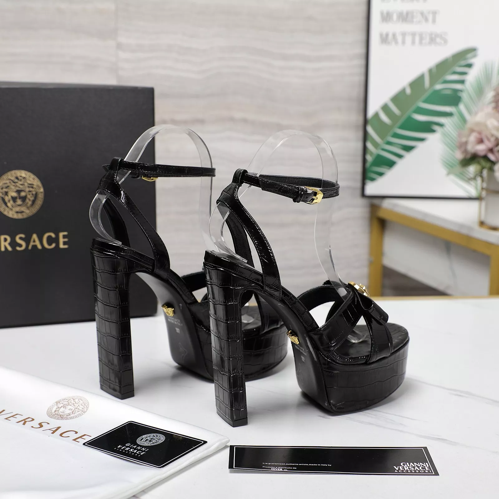 Versace Sandal For Women Unique 3977