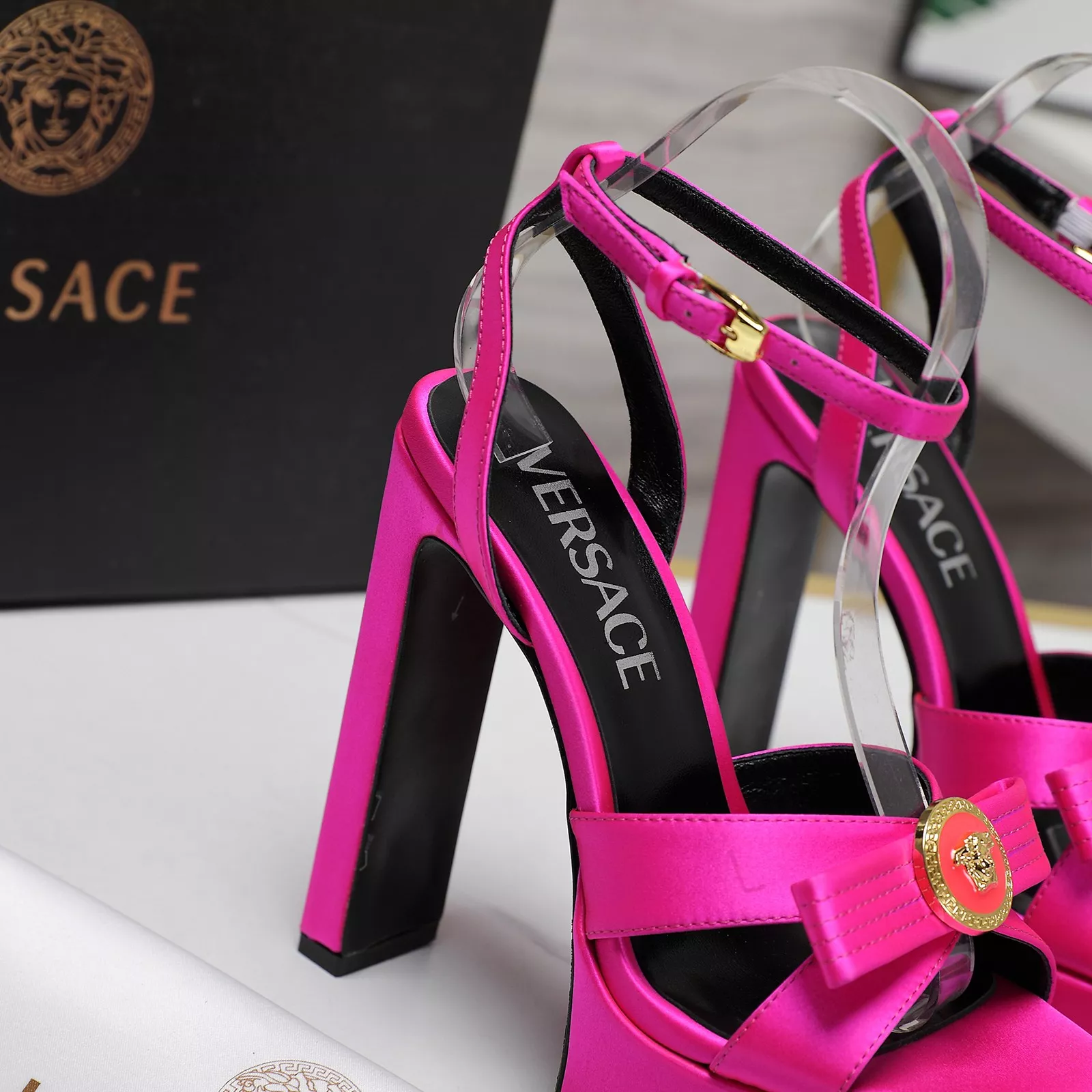 Versace Sandal For Women WellDesigned 7534