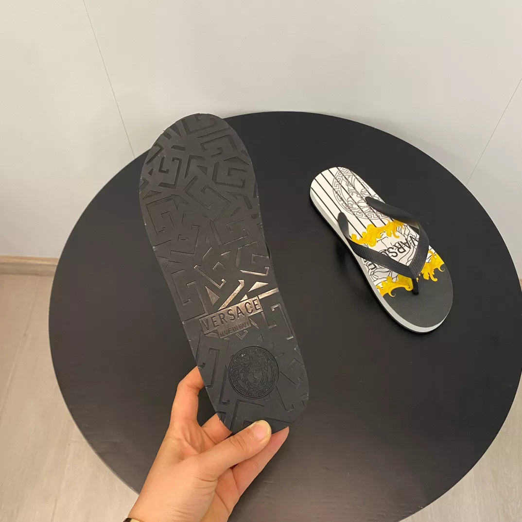 Versace Slippers For Men DailyWear 6827