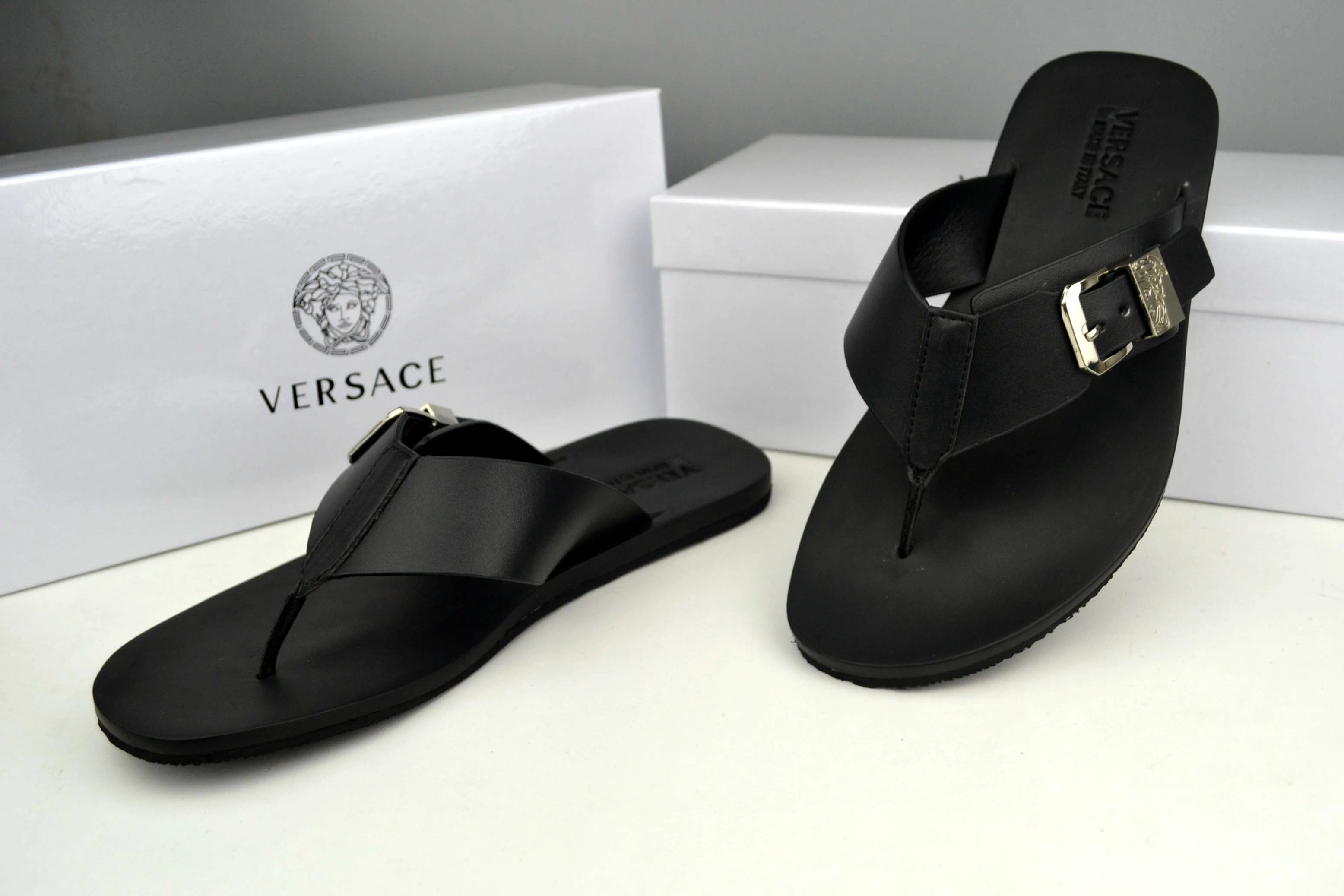 Versace Slippers For Men EasyMatch 3710