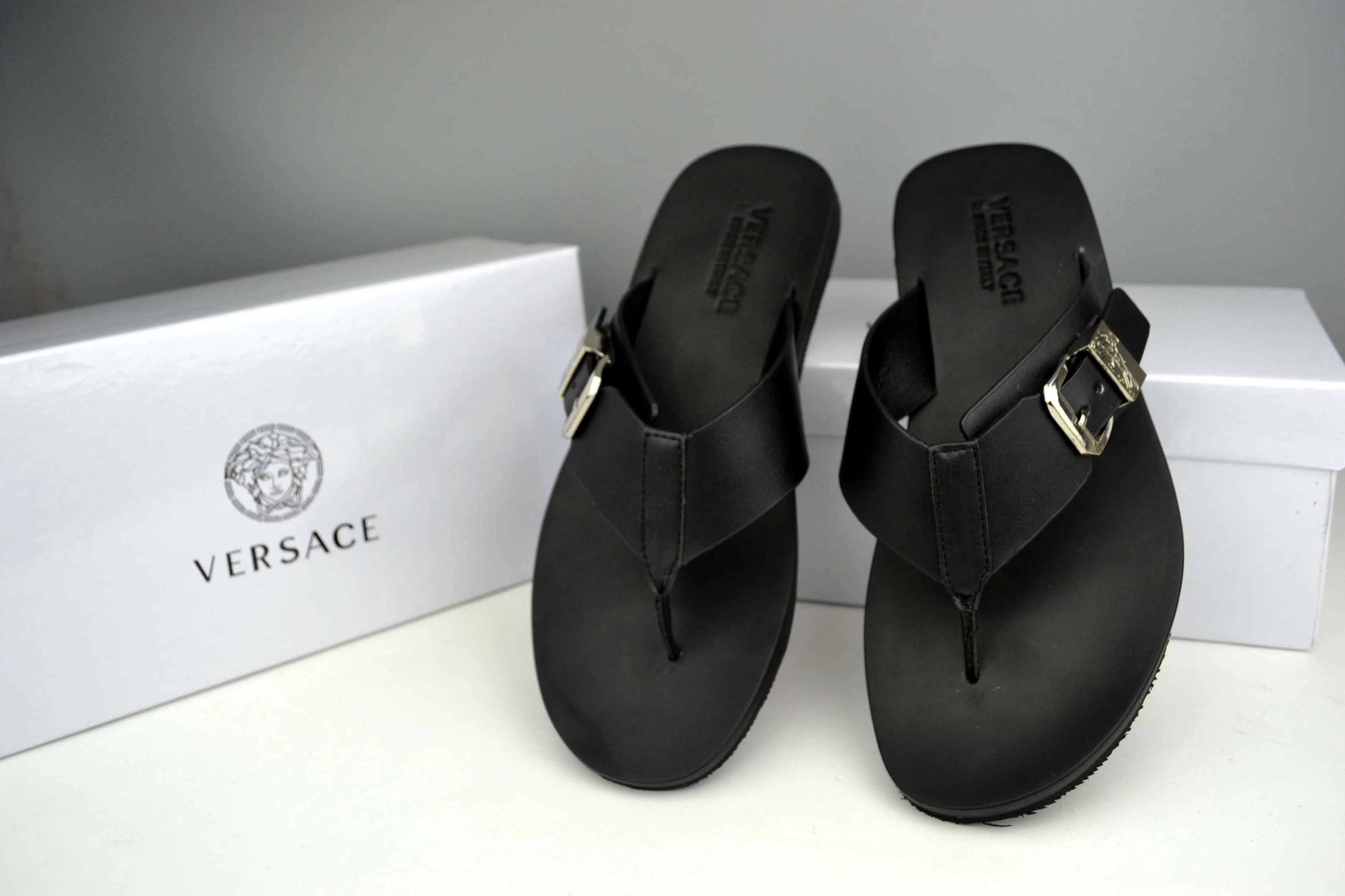 Versace Slippers For Men EasyMatch 3710