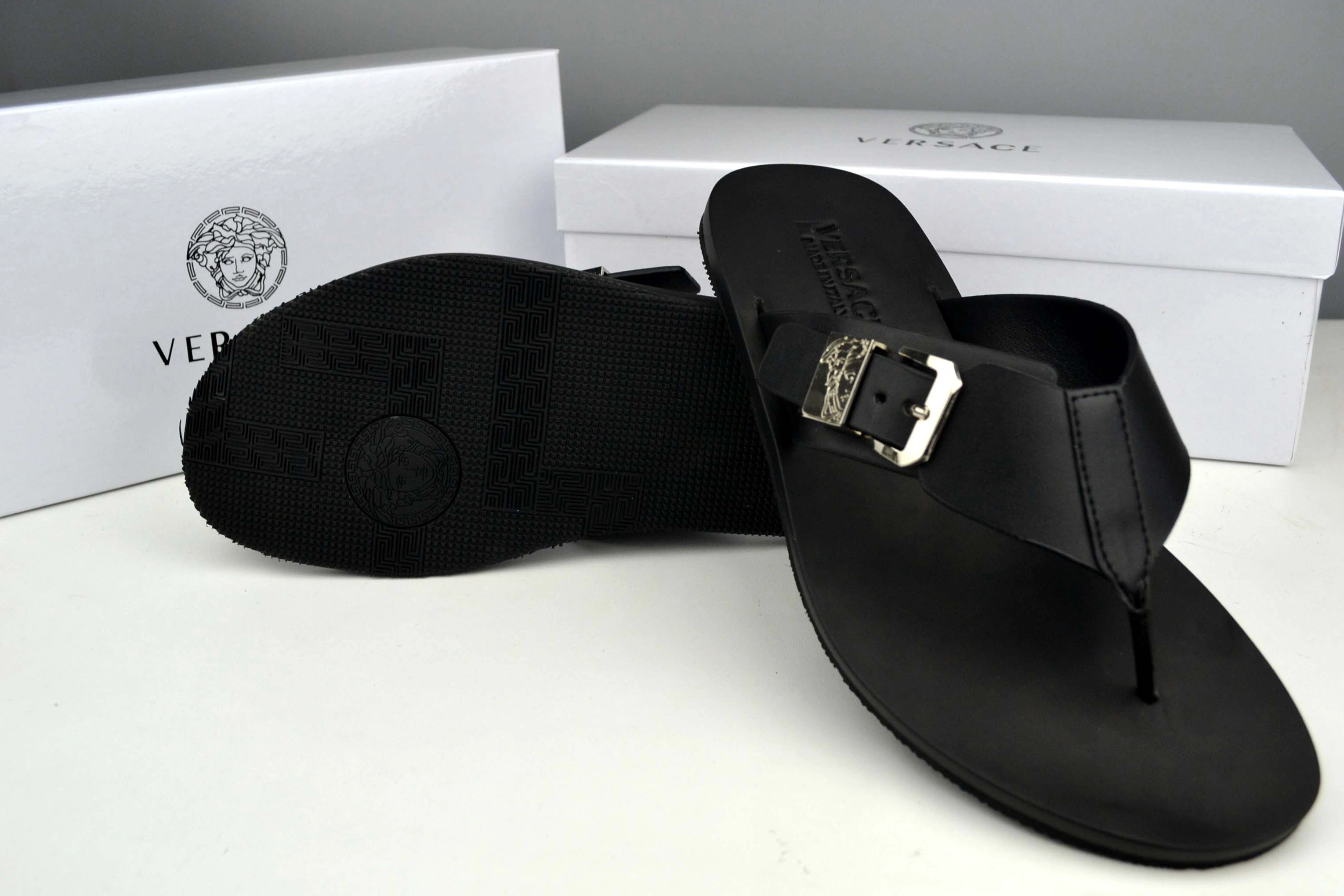 Versace Slippers For Men EasyMatch 3710