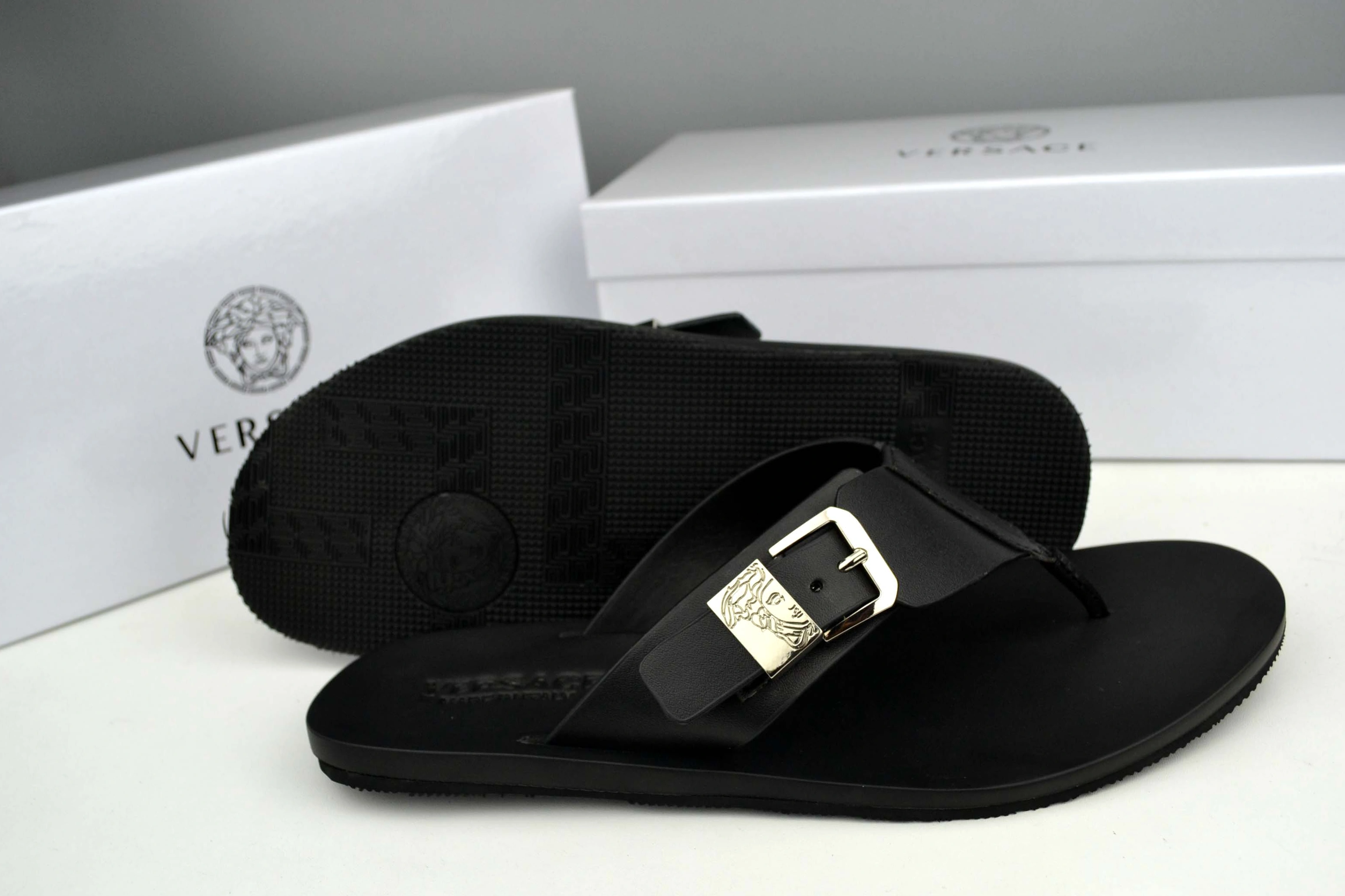 Versace Slippers For Men EasyMatch 3710