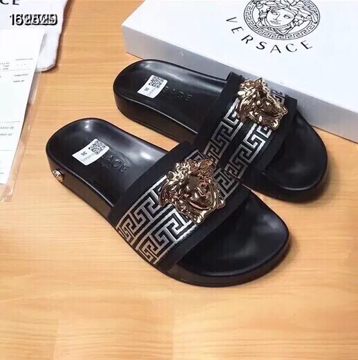 Versace Slippers For Men Elegant 5718