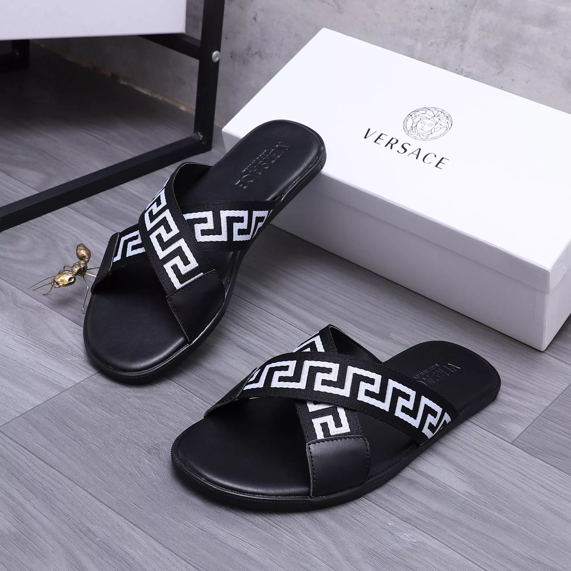 Versace Slippers For Men Flexible 931