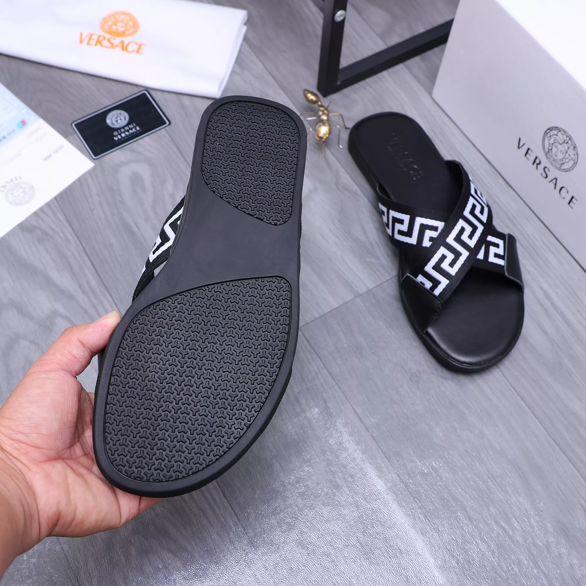 Versace Slippers For Men Flexible 931