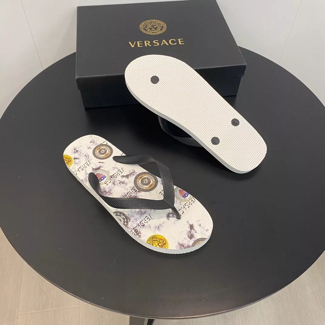 Versace Slippers For Men HighQuality 2420