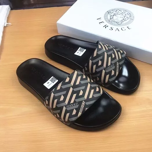 Versace Slippers For Men Minimalist 7718
