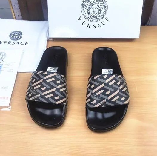 Versace Slippers For Men Minimalist 7718