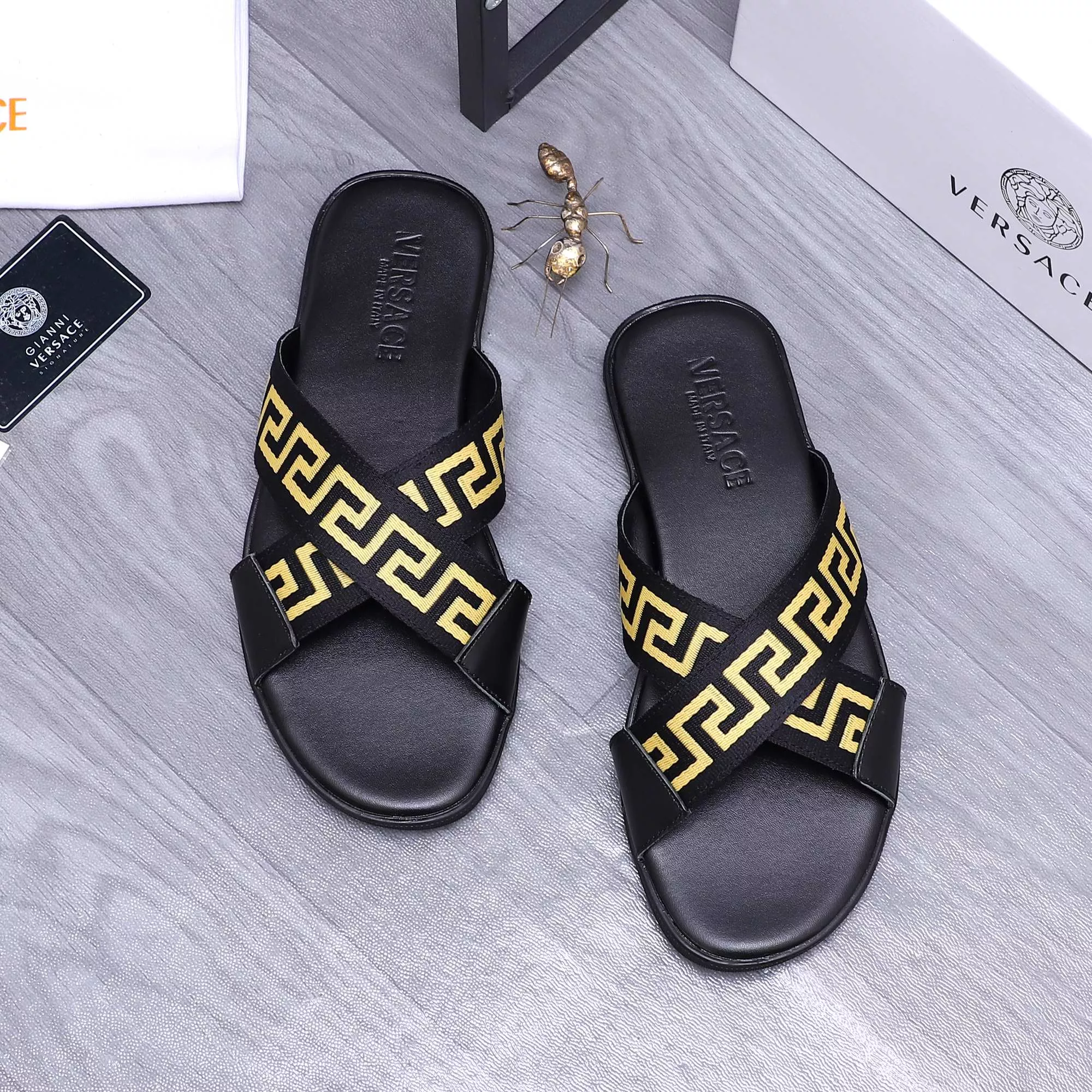 Versace Slippers For Men Timeless 2500