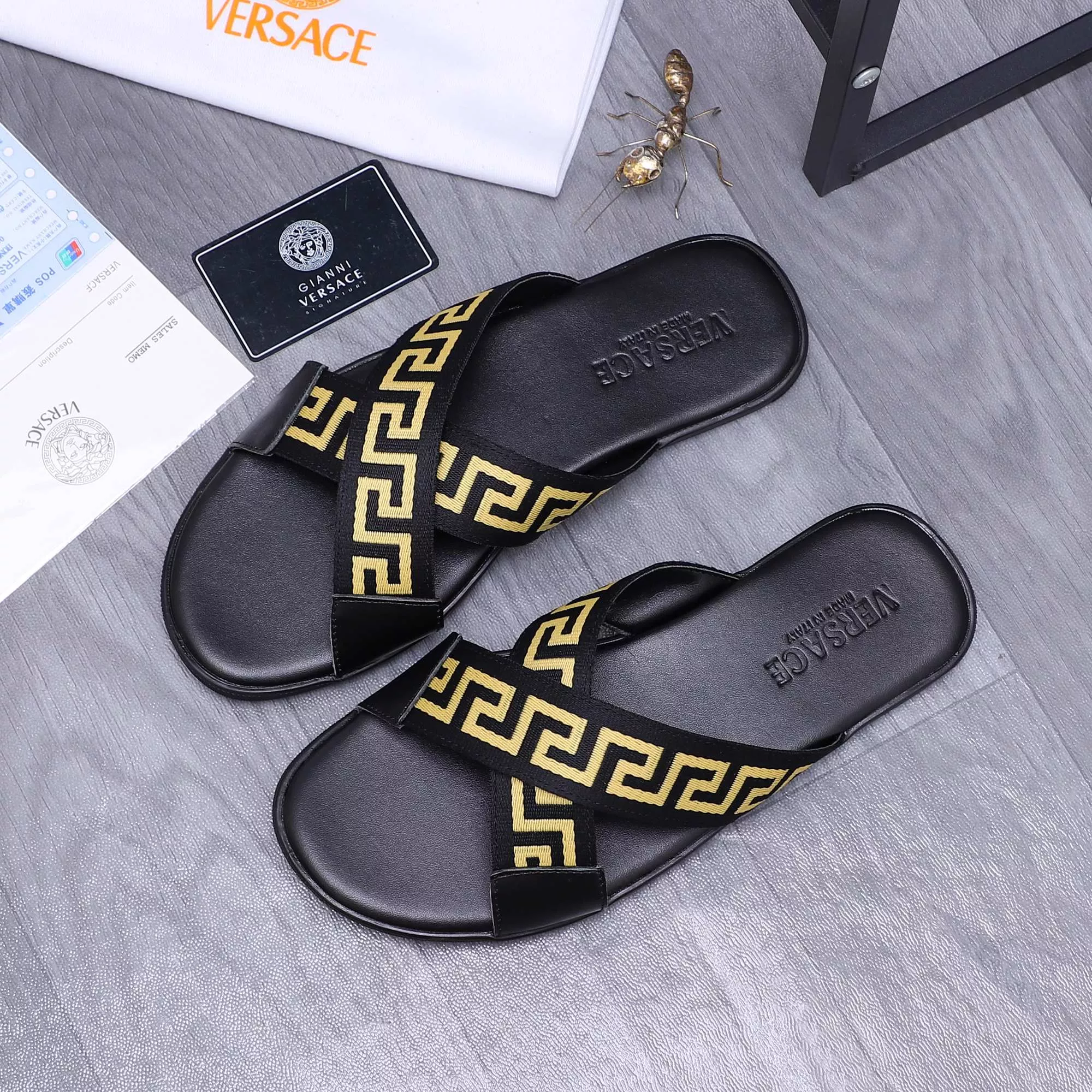 Versace Slippers For Men Timeless 2500