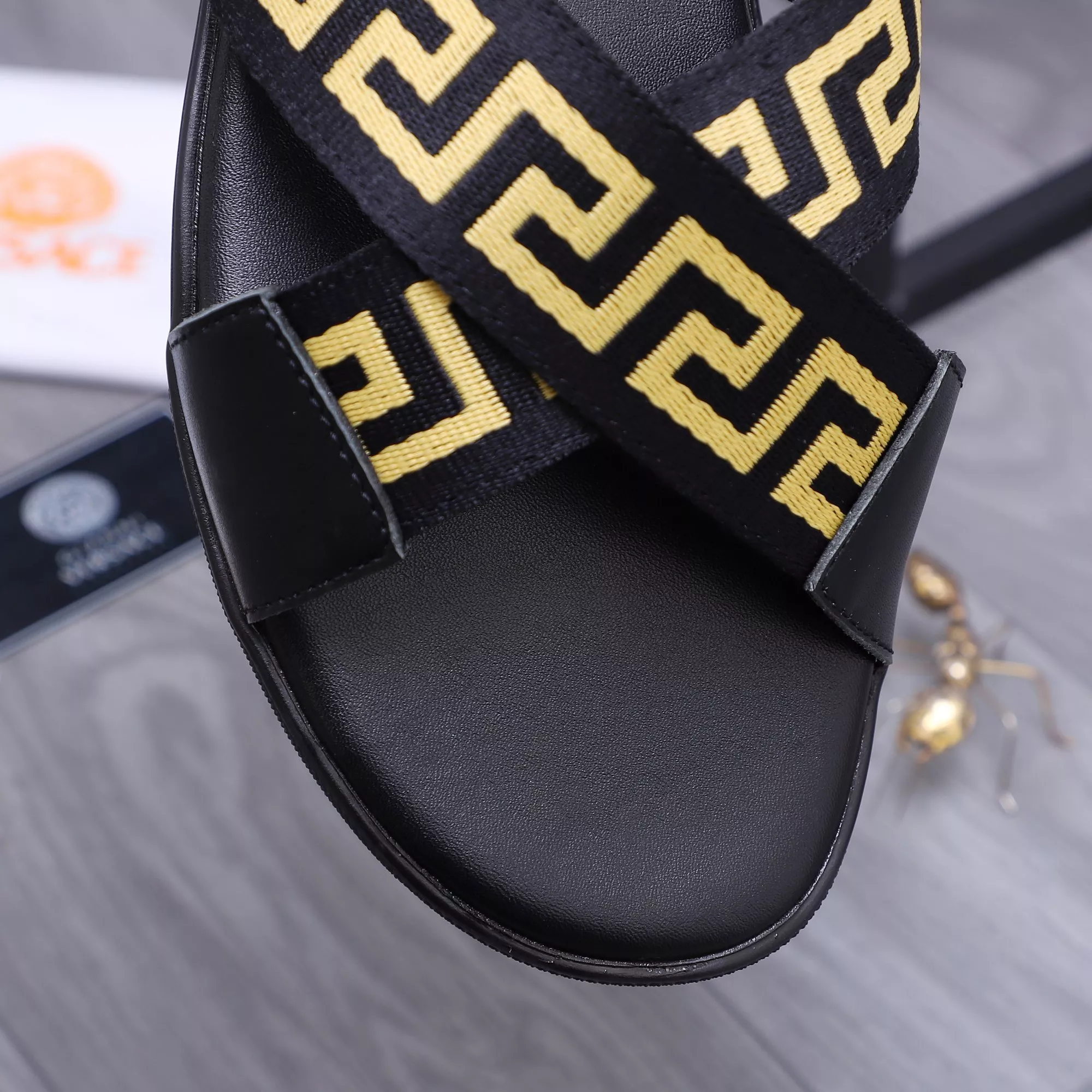 Versace Slippers For Men Timeless 2500