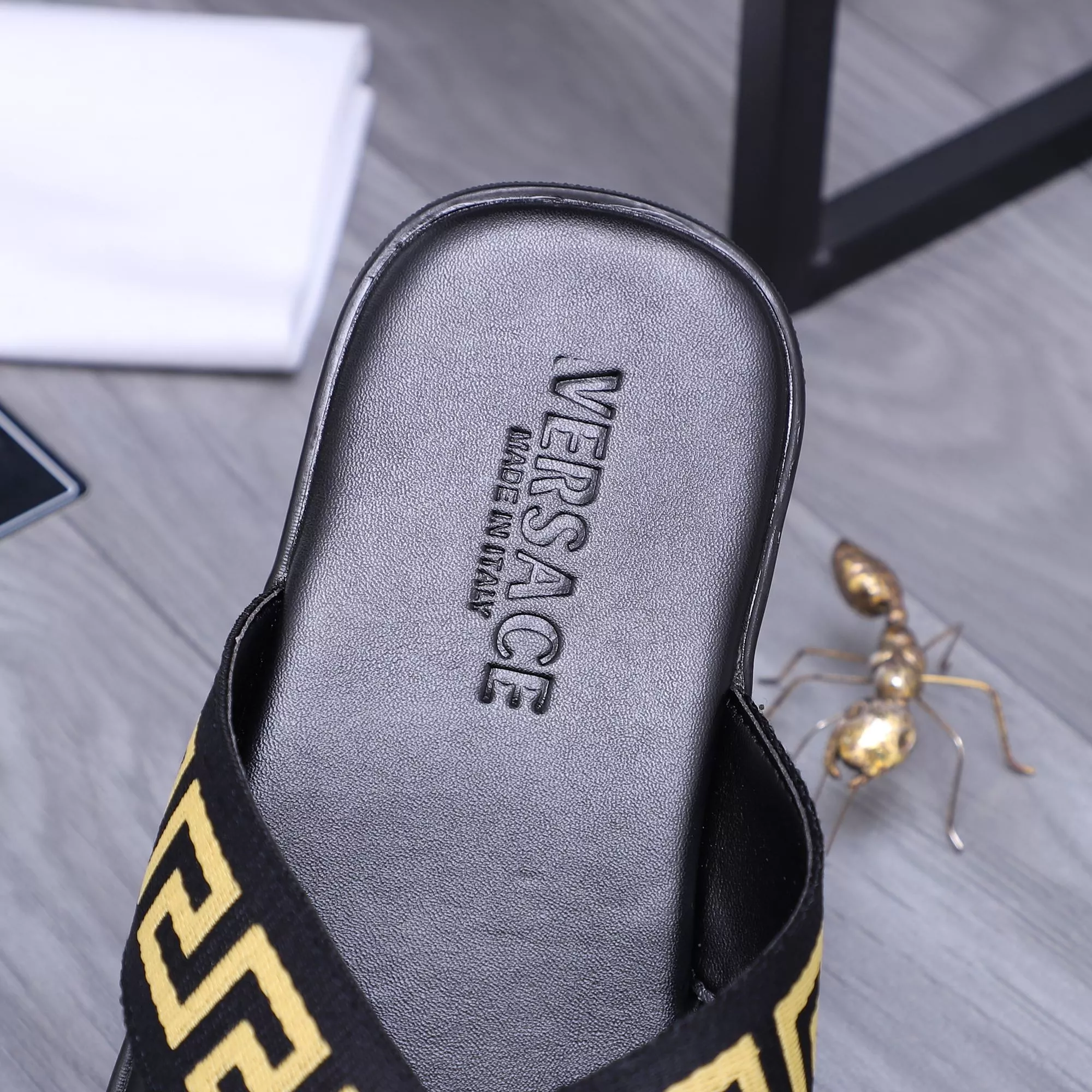 Versace Slippers For Men Timeless 2500
