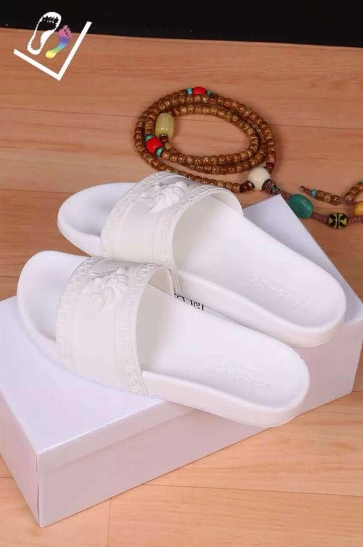 Versace Slippers For Men Trendsetting 4261