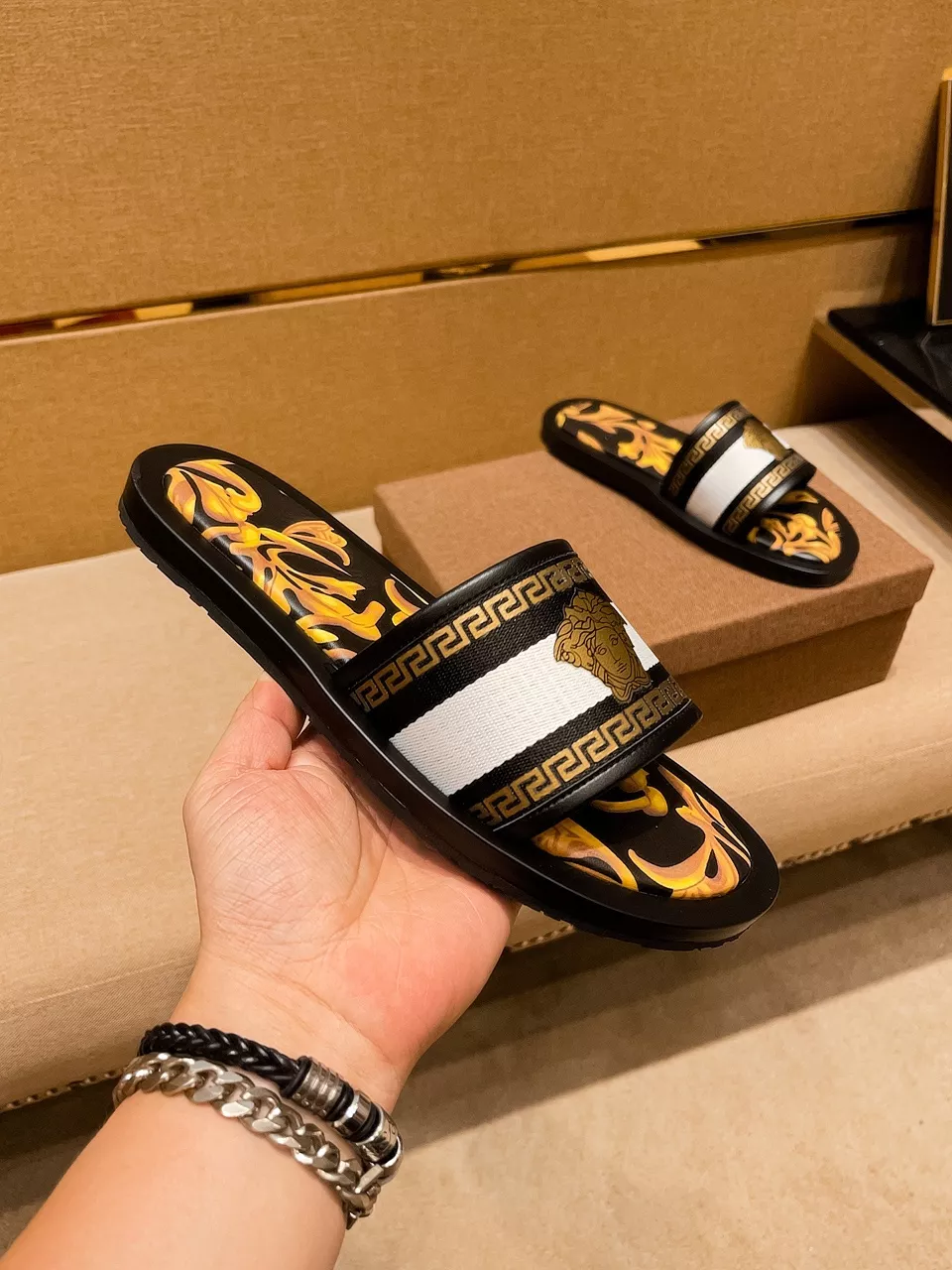 Versace Slippers For Men Trendsetting 6950